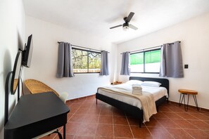 Fer et planche à repasser, accès Internet, draps fournis