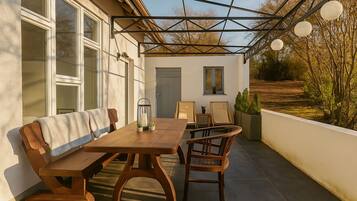 屋外ダイニングエリア