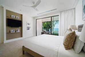 5 bedrooms, iron/ironing board, free WiFi, bed sheets - The Perfect Beachfront Escape - Sea Grove House (Weston)
