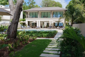 Exterior - The Perfect Beachfront Escape - Sea Grove House (Weston)