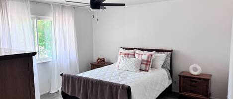 3 bedrooms, bed sheets