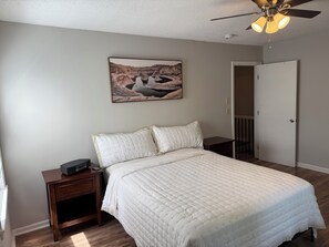 2 Schlafzimmer, Schreibtisch, Bügeleisen/Bügelbrett, WLAN