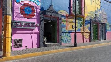 Façana frontal de l'allotjament