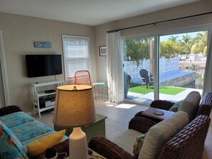 Smart TV, DVD player, stereo - Sunny Canal front Escape on peaceful Big Pine Key (Big Pine Key)