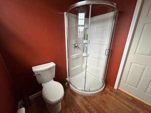 مجففات شعر، مناشف، صابون، شامبو