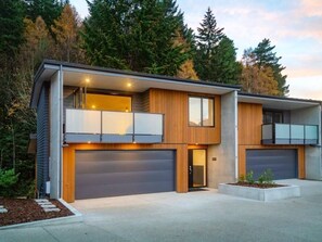 Exterior - Mountain Views On Queenstown Hill With Hot Tub! (Queenstown)