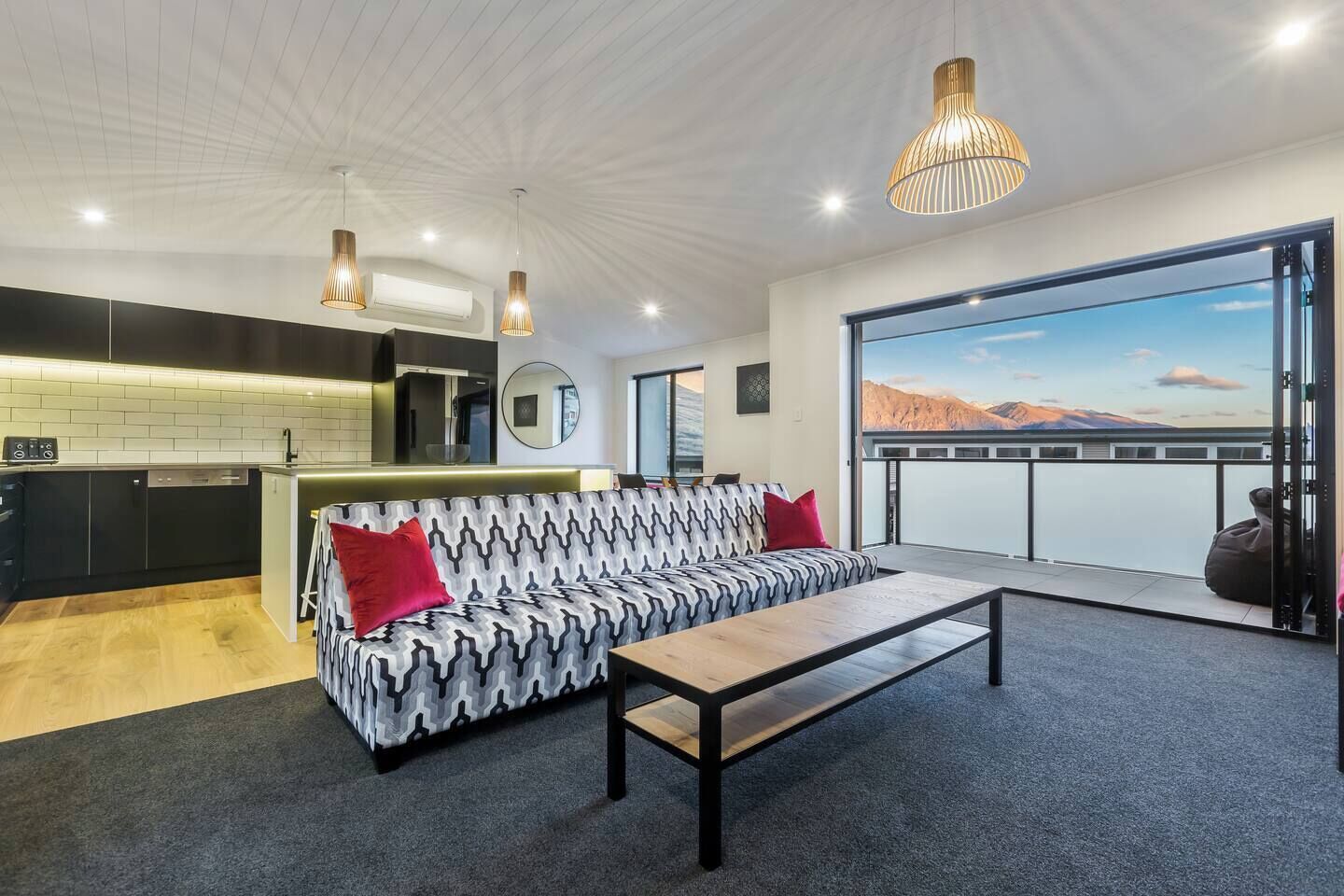 TV, peis og stereoanlegg