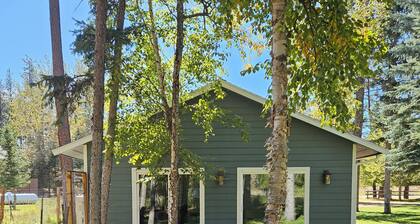 Riverfront Cottage Peaceful, Natural Setting