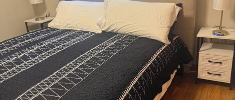 熨斗/熨衫板、Wi-Fi、床單