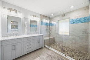 Shower, towels - Tide's a Wastin' | Oceanfront | Private Pool and Hot Tub (Nags Head)