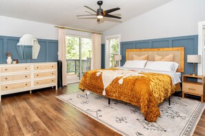3 bedrooms, WiFi, bed sheets - Secluded Modern Creekside Getaway (Mariposa)