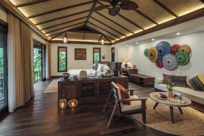 Ferns Grand Mountain Suite | Free minibar, in-room safe, desk, blackout drapes - Avana Retreat (Mai Châu)