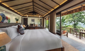 Dobbeltrom – premier, 1 kingsize-seng, fjellutsikt | Minibar (inkludert), safe på rommet, skrivebord og blendingsgardiner