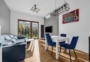 TV - Goleszowska Superior Apartment (Warszawa)