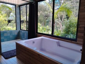 Handtücher, Seife, Toilettenpapier