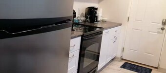 Cozy 2-bedroom house in welcoming Sandy with AC