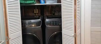 Cozy 2-bedroom house in welcoming Sandy with AC