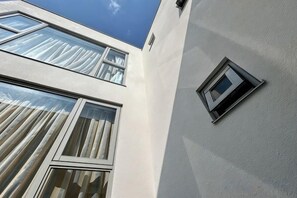 Unclassified image, 5 of 43, button - Living In Light　　　　　　 (Chiayi County)