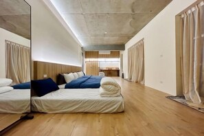 Unclassified image, 4 of 43, button - Living In Light　　　　　　 (Chiayi County)