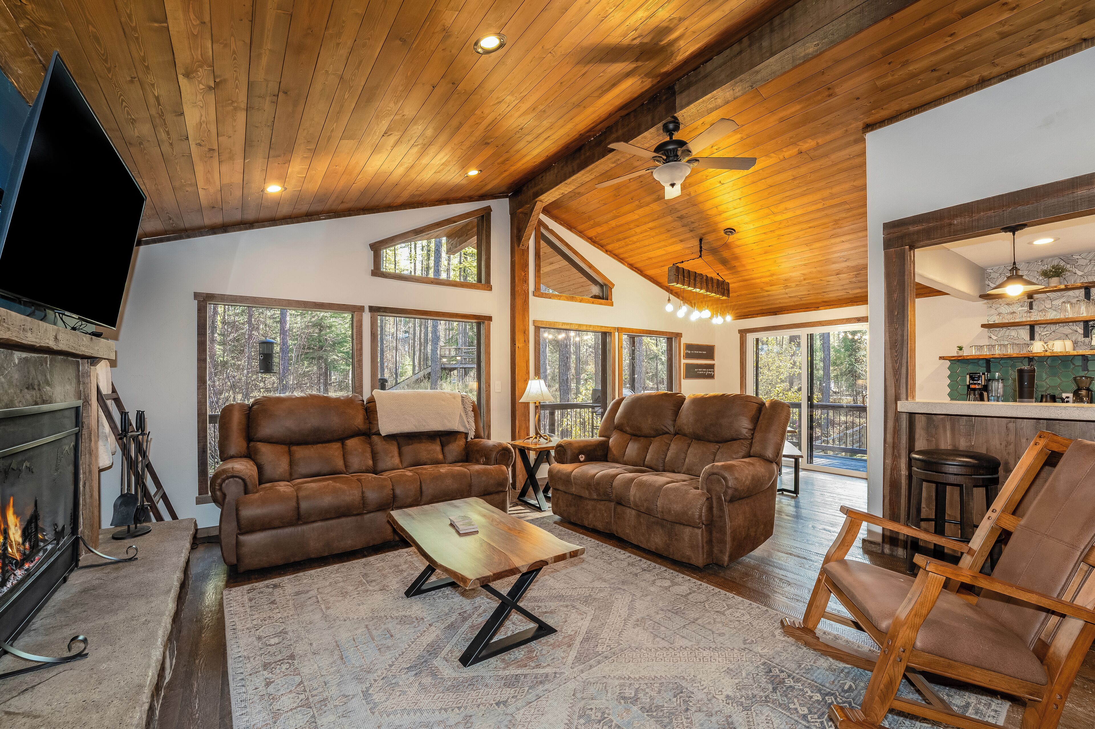 Smart TV, fireplace, video games