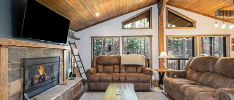 Smart-TV, Kamin, Videospiele