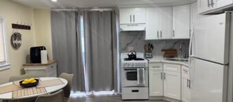 Cozy 1-bedroom apartment in charming Shirley with private entrance