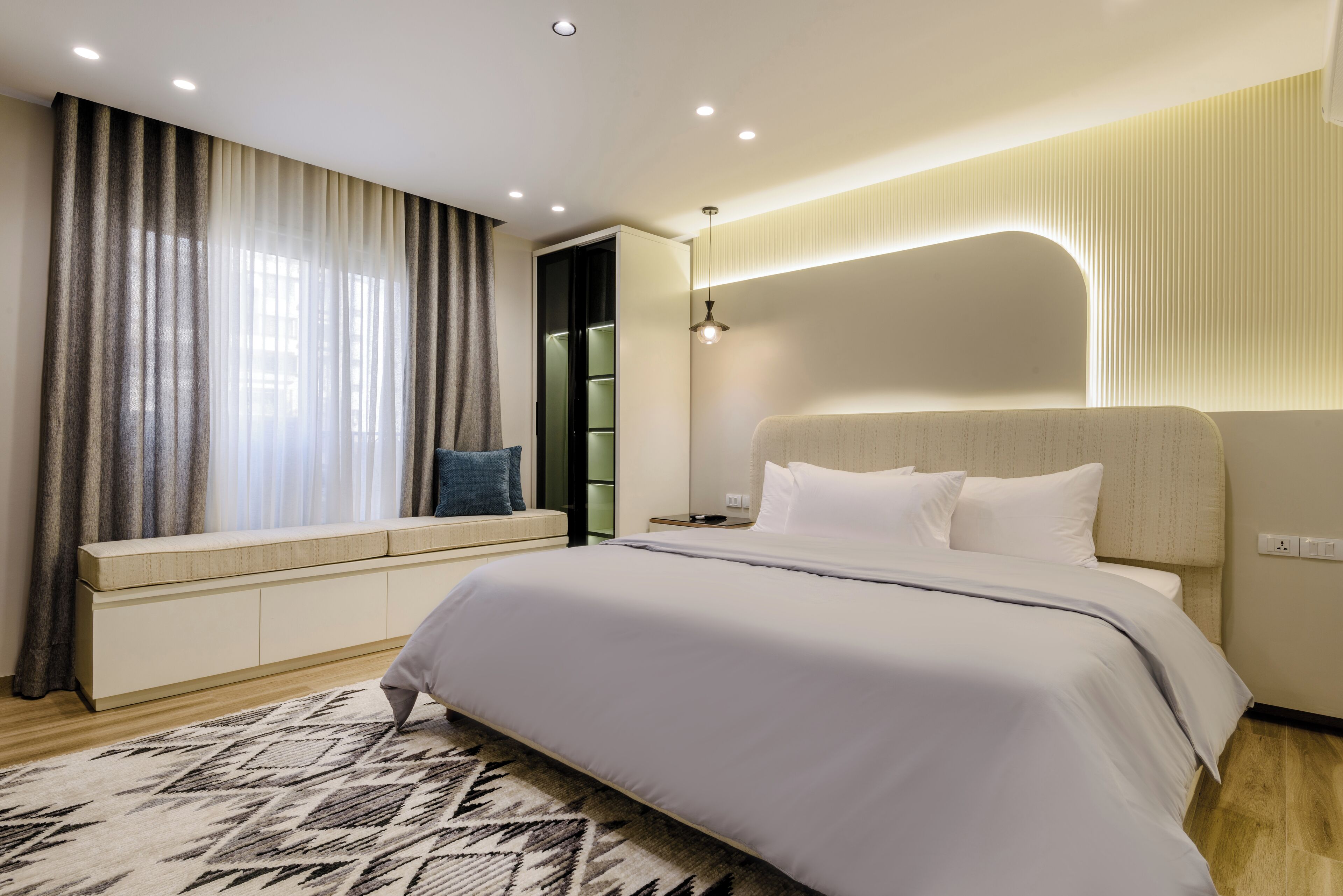 3 slaapkamers, een strijkplank/strijkijzer, wifi, beddengoed