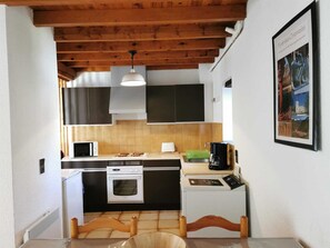 Micro-ondes, lave-vaisselle