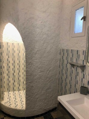 Shower - The olive tree - STE-MARIE-LA-MER (STE-MARIE-LA-MER)