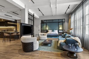 TV, stereo - The Anzac Retreat - Boutique Executive Sanctuary (Auckland City)