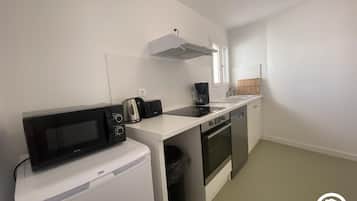 Réfrigérateur, micro-ondes, four, lave-vaisselle