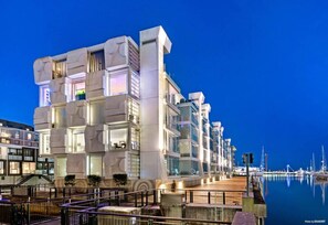 Exterior - QV Stays Waterfront Grandeur at Lighter Quay (Auckland)