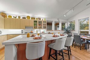 Dining - Abode at Sawtooth, access to ranch clubhouse (Sun Valley)
