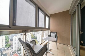 Departamento superior, 3 habitaciones, balcón, vista a la ciudad | Vista desde la habitación