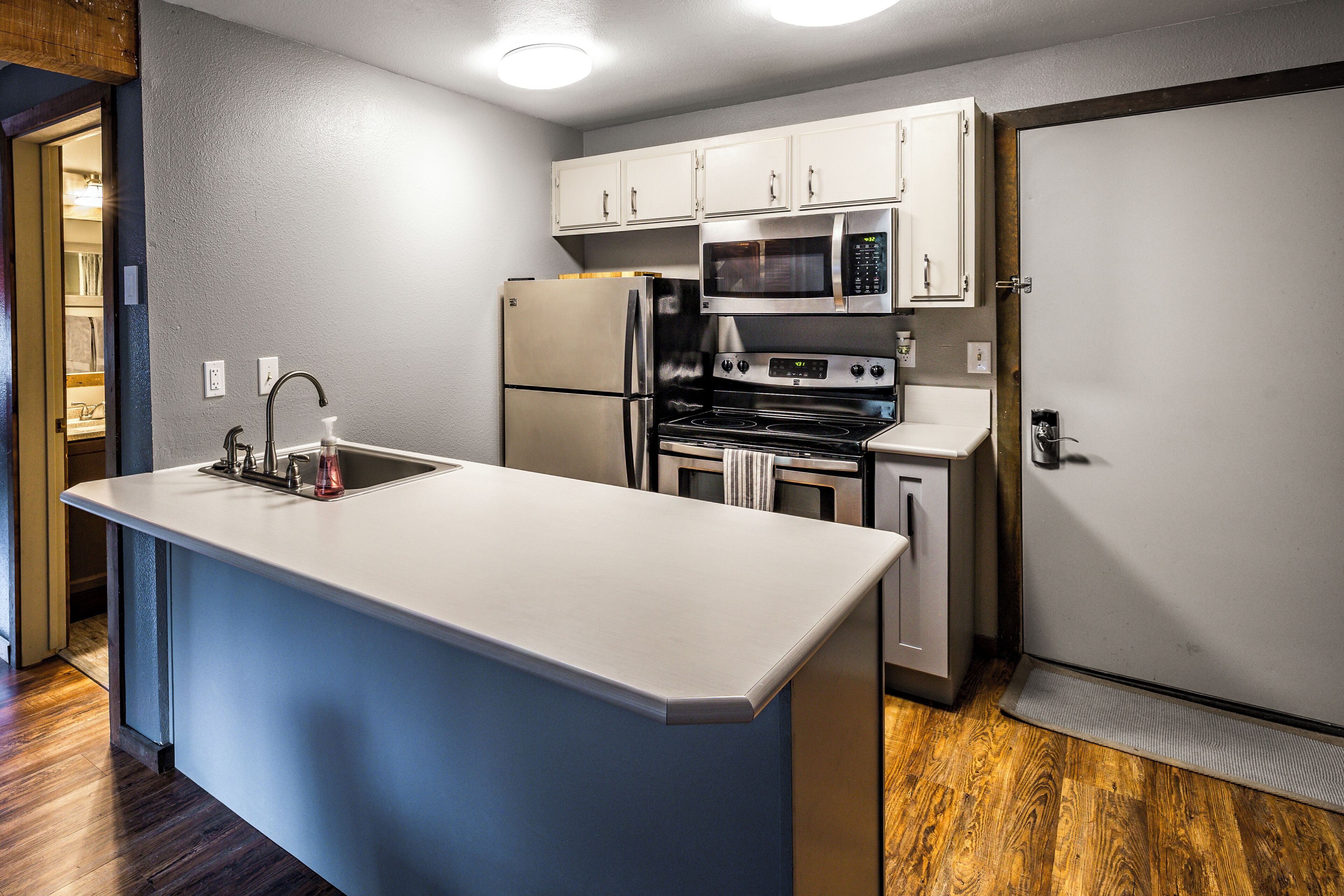 Mikrowelle, Ofen, Herdplatte, Geschirrspüler