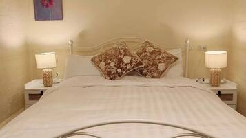 Iron/ironing board, WiFi, bed sheets