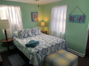 1 bedroom, WiFi, bed sheets - Beach Side Studio #1 - Pet Friendly, WiFi, Off-Street Parking, Large Smart TV (Norfolk)
