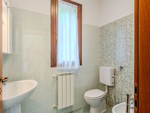 Bathroom / Wellness - Borgo Castello by Interhome (Argegno)