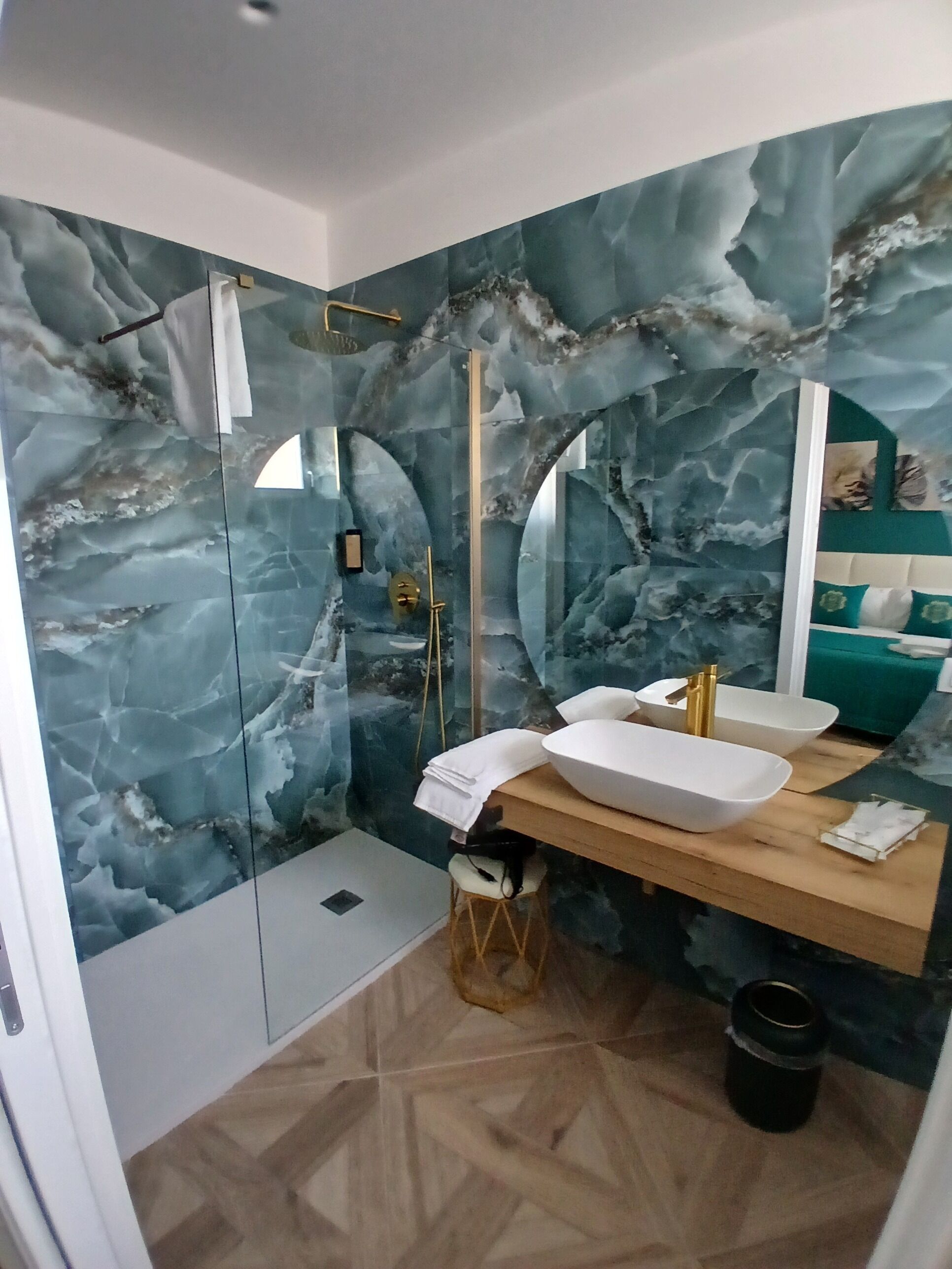 Habitació Elite | Bany | Dutxa, capçal de dutxa d'hidromassatge i articles de tocador gratuïts 