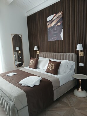 Luxury Room | Frette Italian sheets, premium bedding, down comforters, pillowtop beds - Boutique teatro b&b  (Foggia)