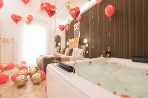 奢华客房 | 意大利 Frette 床单、高档床上用品、羽绒被、加厚床垫