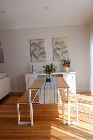 Dining - Casa Mar, where the scent of the sea meets pure relaxation. (Carrum)