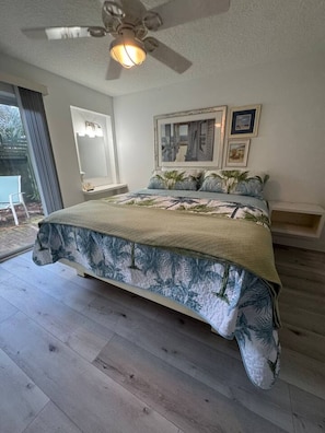 2 bedrooms, in-room safe, desk, iron/ironing board - Penguins on the Beach | 2BR Steps to Beach & Downtown w/pool | Unit 1 (Cocoa Beach)