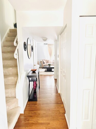 Soothing 4-bedroom 3.5-bath townhome in Annandale, VA