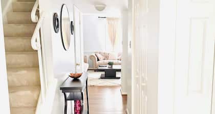 Soothing 4-bedroom 3.5-bath townhome in Annandale, VA