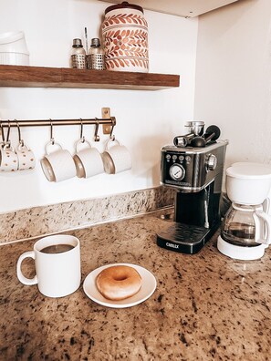 Fridge, microwave, oven, stovetop - Chic Scottsdale Oasis with Pool, Gym, and Pickleball! (Scottsdale)