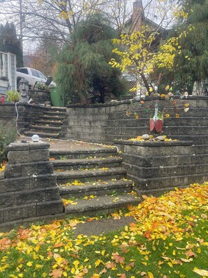 Property grounds - Lakefront Retreat 2 bedroom sleeps 6, private hot tub and beach. (Nelson)