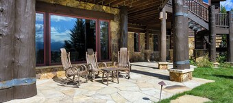 Fore Seasons Lodge | Pole Creek Golf Course | Private Hot Tub | Sleeps 18!