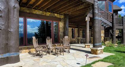 Fore Seasons Lodge | Pole Creek Golf Course | Private Hot Tub | Sleeps 18!