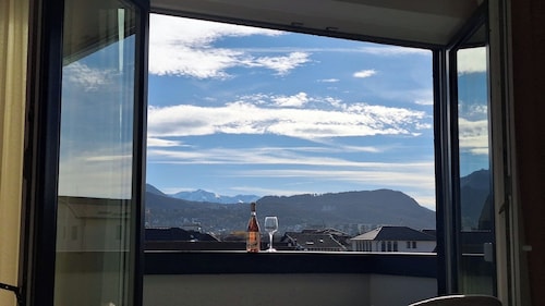 Lotus Apartment - Stunning View • Parking